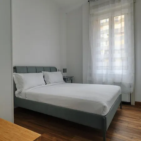 Joivy Chic 3-bed Flat Near Colonne Di San Lorenzo * ミラノ