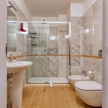 アパート Joivy Chic 3-bed Flat Near Colonne Di San Lorenzo ミラノ