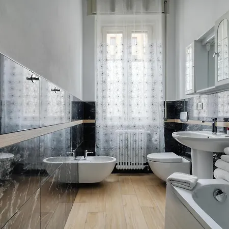 Joivy Chic 3-bed Flat Near Colonne Di San Lorenzo アパート ミラノ