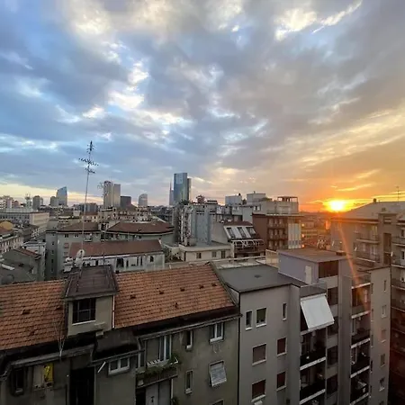 아파트 Penthouse In The Sky With 30 Sqm Terrace Station