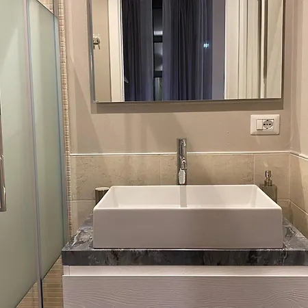 Navigli Lombardini 8 ミラノ