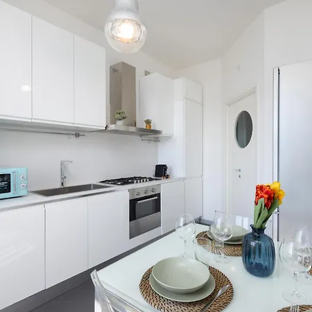 Black & White Vista Duomo 400 Metri Apartmán *