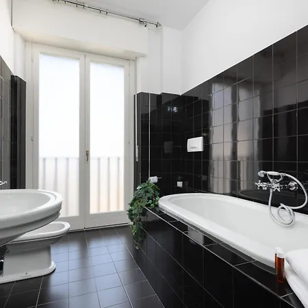 Black & White Vista Duomo 400 Metri