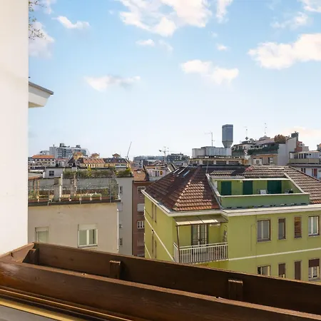 Black & White Vista Duomo 400 Metri Milão