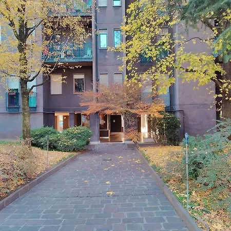 Apartment Casa Cloclo: Design & Vintage Above Subway Mailand