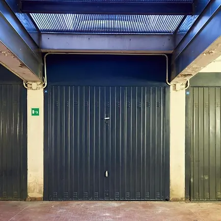 Casa Cloclo: Design & Vintage Above Subway *