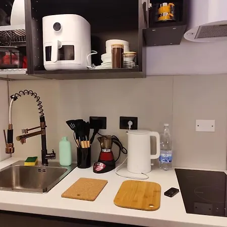 Casa Cloclo: Design & Vintage Above Subway * Mediolan