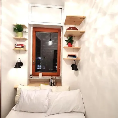 Casa Cloclo: Design & Vintage Above Subway Apartment