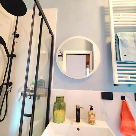 Casa Mamo: Design & Vintage Above Subway * Mediolan