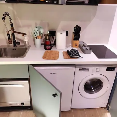 Casa Mamo: Design & Vintage Above Subway מילאנו