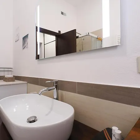 Mila Via Lecco Apartment