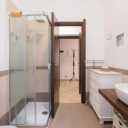 Mila Via Lecco Apartment