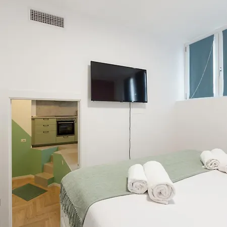 아파트 Insubria Park - Pastel Color Apartment!