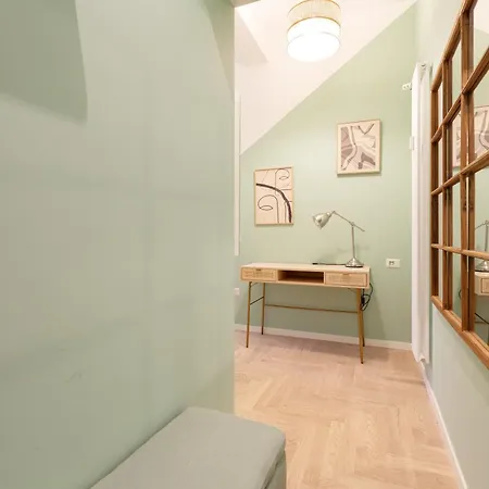 아파트 Insubria Park - Pastel Color Apartment! *