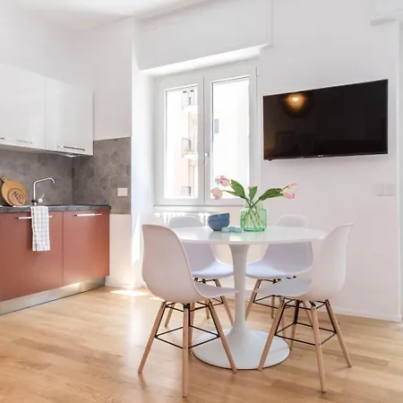 Joivy Delightful Flats Near Citylife District