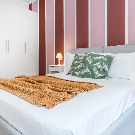 Joivy Delightful Flats Near Citylife District *