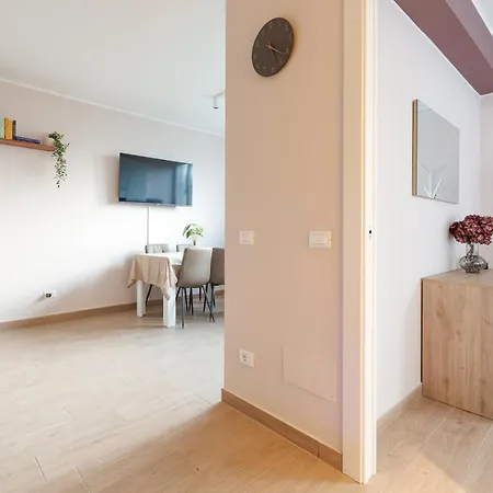 Affori M3 - Modern And Cozy *