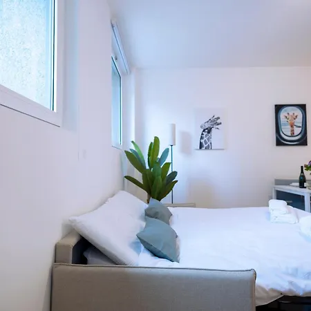 The Urban Wildlife - San Babila Duomo דירה *