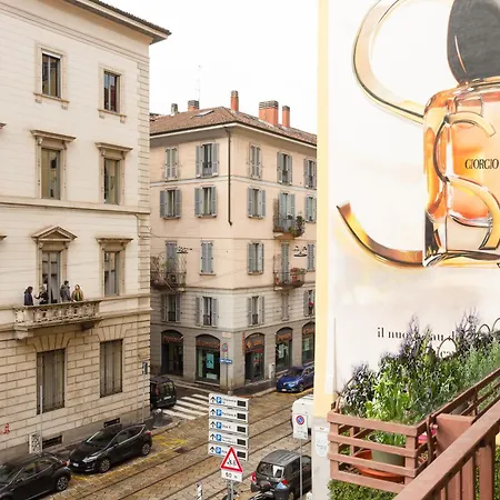Artstay - Exclusive In Porta Romana, Free Parking Daire Milano