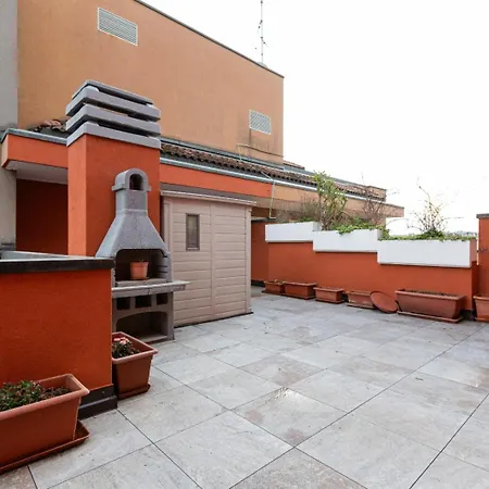 Bright With Balcony And Terrace Milan