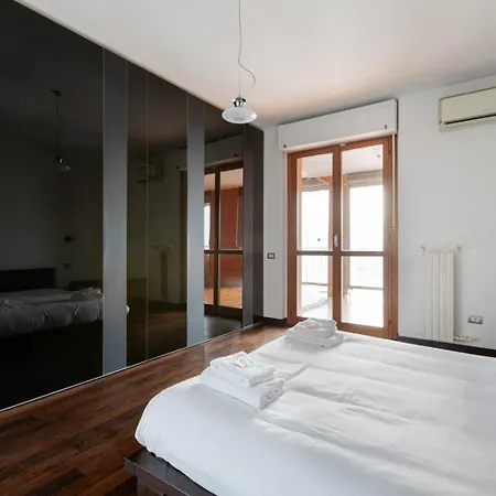Bright With Balcony And Terrace *