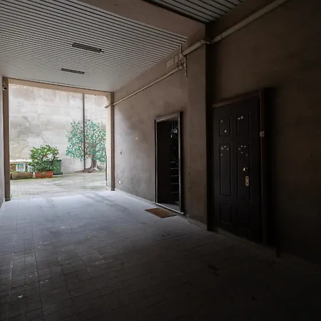 Moderno A 2 Minuti Dalla Metro Apartment