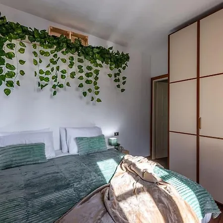 Close To Duomo Lovely City Center Flat 아파트