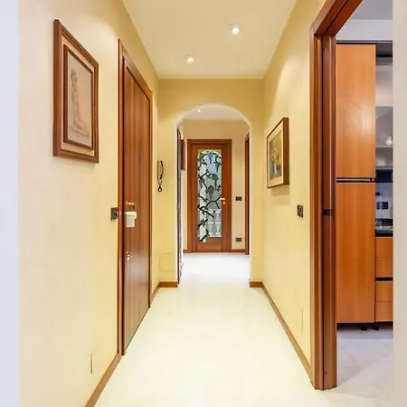 Italianflat - Tolstoi M4 - Large 1 Bedroom Balcony Daire Milano
