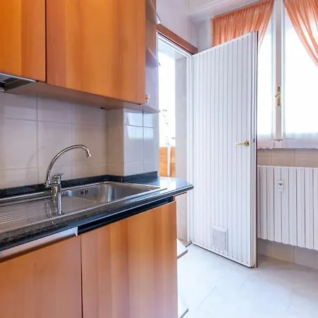 Daire Italianflat - Tolstoi M4 - Large 1 Bedroom Balcony *