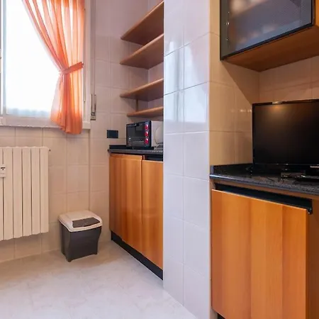 Italianflat - Tolstoi M4 - Large 1 Bedroom Balcony Daire Milano