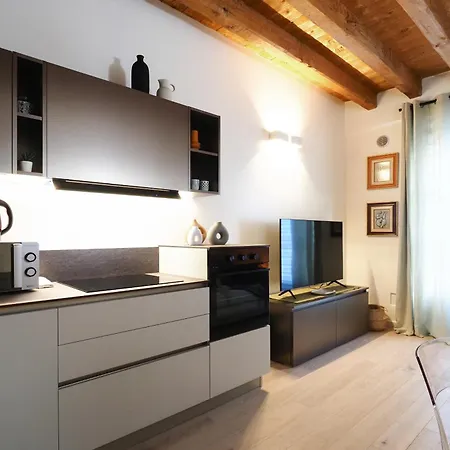 Apartment Primopiano - Zumbini Milan
