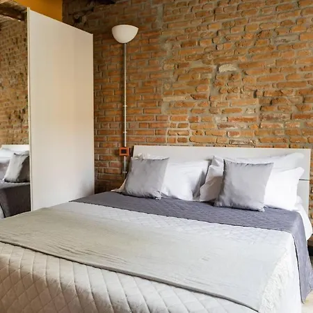 Canonica Brick Apartment Milan