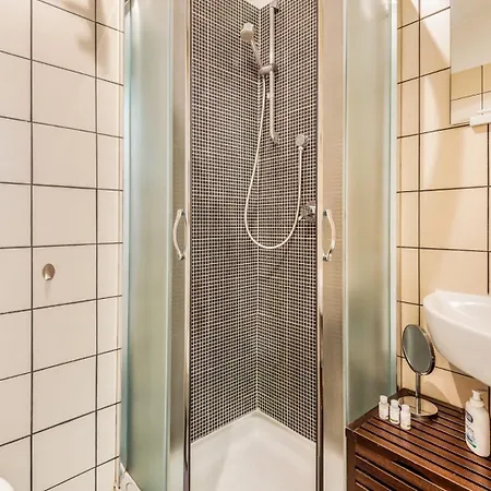 Pt.venezia M1 In50m-duomo10'-stazione 9' * Milão