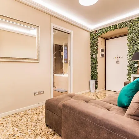 Pt.venezia M1 In50m-duomo10'-stazione 9' Apartamento Milão