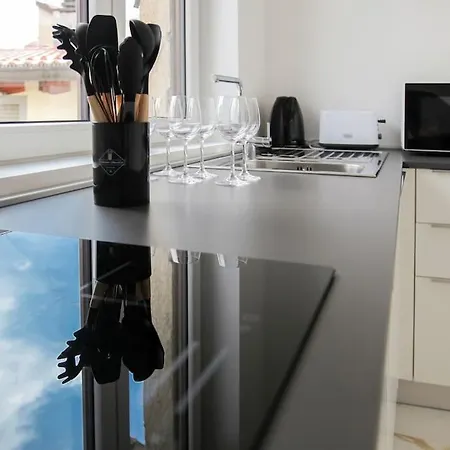 Hacca Collection - Bocconi, Porta Romana 2br Lägenhet