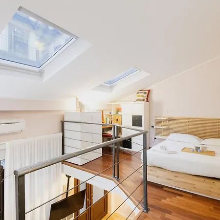 Easylife - - Corso Xxii Marzo 39pt - Duomo * Milano