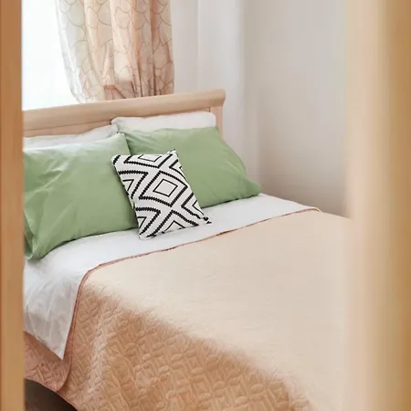 Golden Gem Con 3 Apartament *