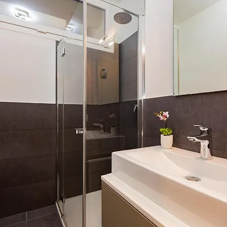 Premuda20 Elegant By Hospity