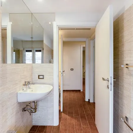 People In Apartament Mediolan