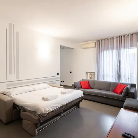 Splendido Quadrilocale Nel Cuore Dei Navigli Appartement Milaan