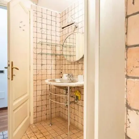 Parcheggio & Idromassaggio Brera 米兰