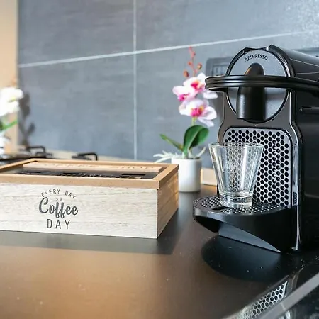 Ampio Quadrilocale Navigli/forum + Free Parking *