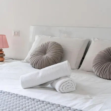 - Centro Storico Apartment Milan
