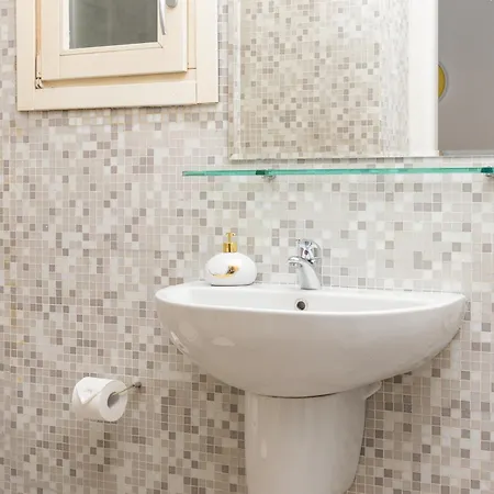 Artstay - Exclusive Apt, Free Parking, Metro, Tram Milão