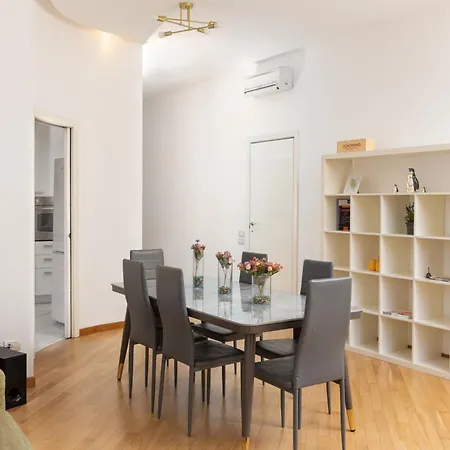 Artstay - Exclusive Apt, Free Parking, Metro, Tram Apartamento