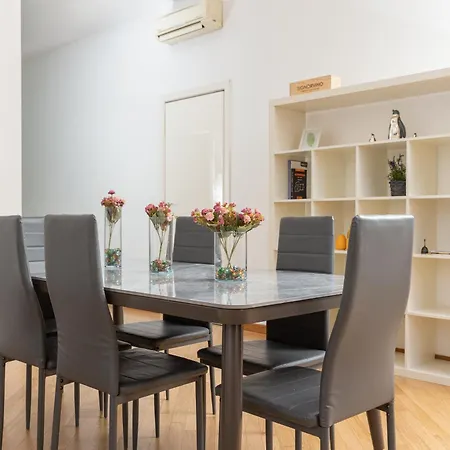 Apartamento Artstay - Exclusive Apt, Free Parking, Metro, Tram *