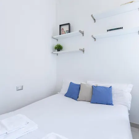 Easytopstay - Bocconi Cosy Апартаменты *