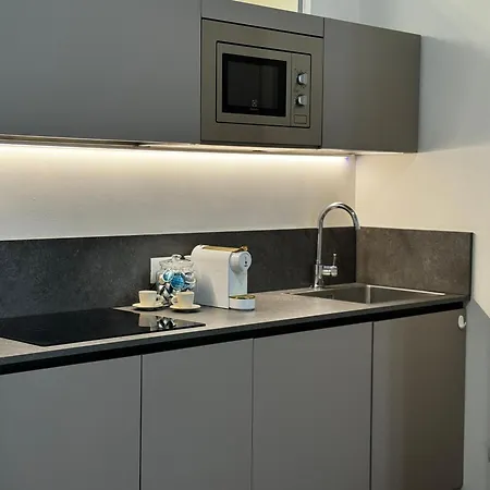 Apartment Regina In Corso Lodi - Sky Tv, Wifi E Breakfast Box