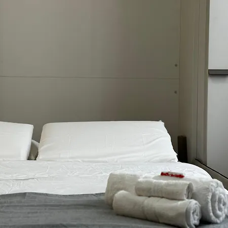 Regina In Corso Lodi - Sky Tv, Wifi E Breakfast Box *