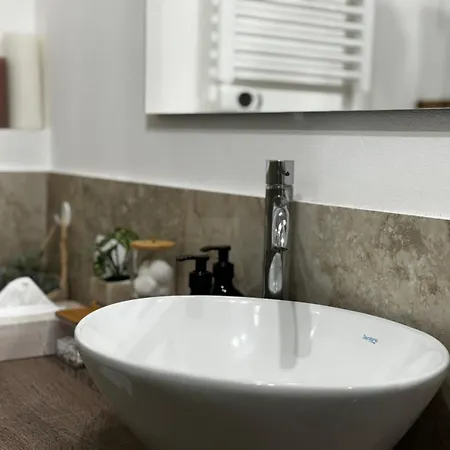 Regina In Corso Lodi - Sky Tv, Wifi E Breakfast Box